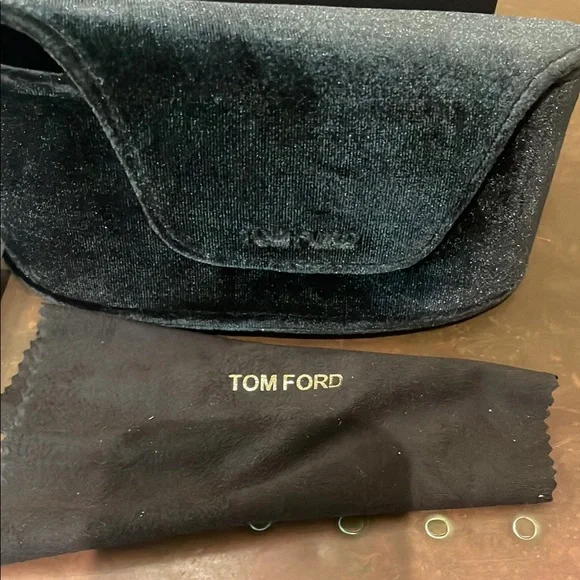Tom Ford sunglasses box and a case - Picture 2 of 7